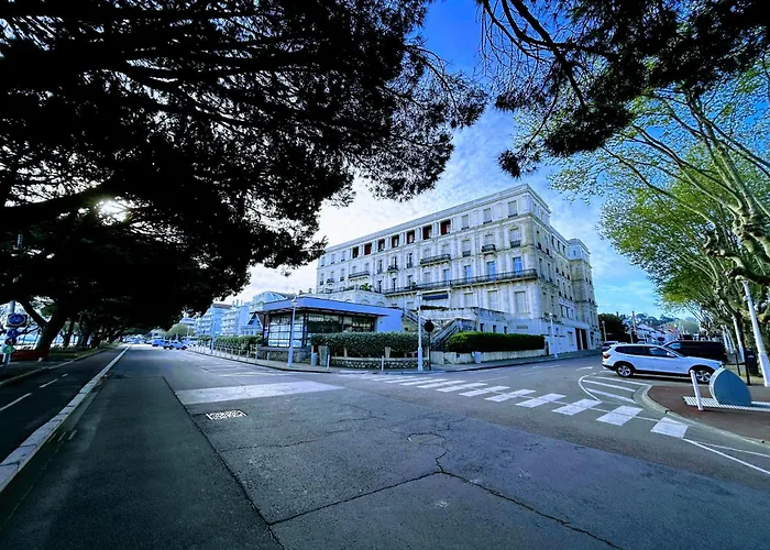 Grand - Magnifique Bord De