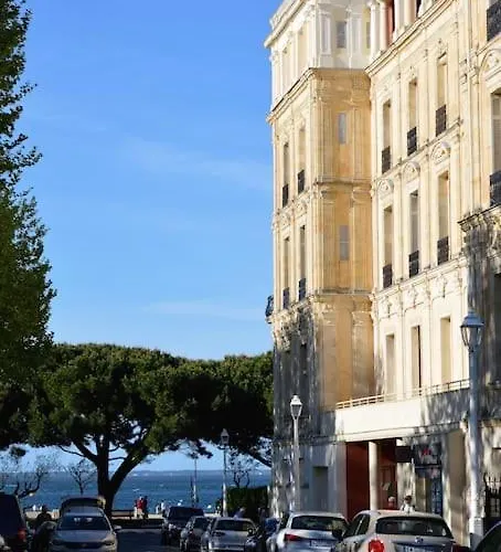 Apartment Grand - Magnifique Bord De